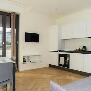 Appartamento Sky View -porta Nuova- 7 Con Terrazzo, Milano