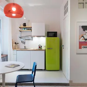 Appartamento Xenia - Stylish Colorful Apt- Upbeat & Well-connected Area, Milano